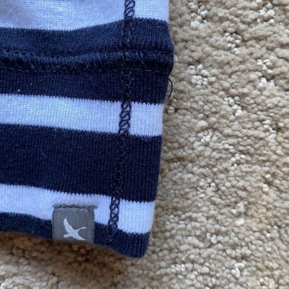 Eddie Bauer Top. Size Medium. Navy and white. Excellent condition. - Picture 3 of 4